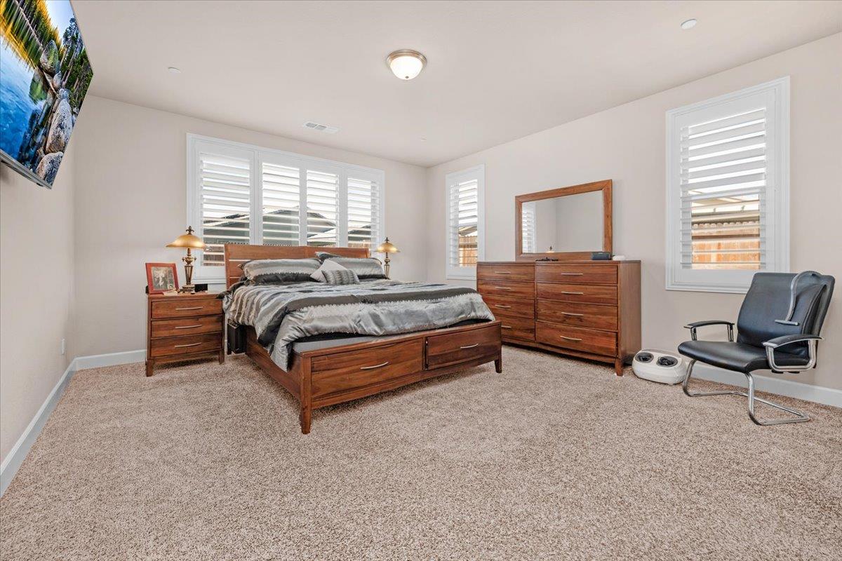 3833 Hannah Ln, Clovis, CA 93619