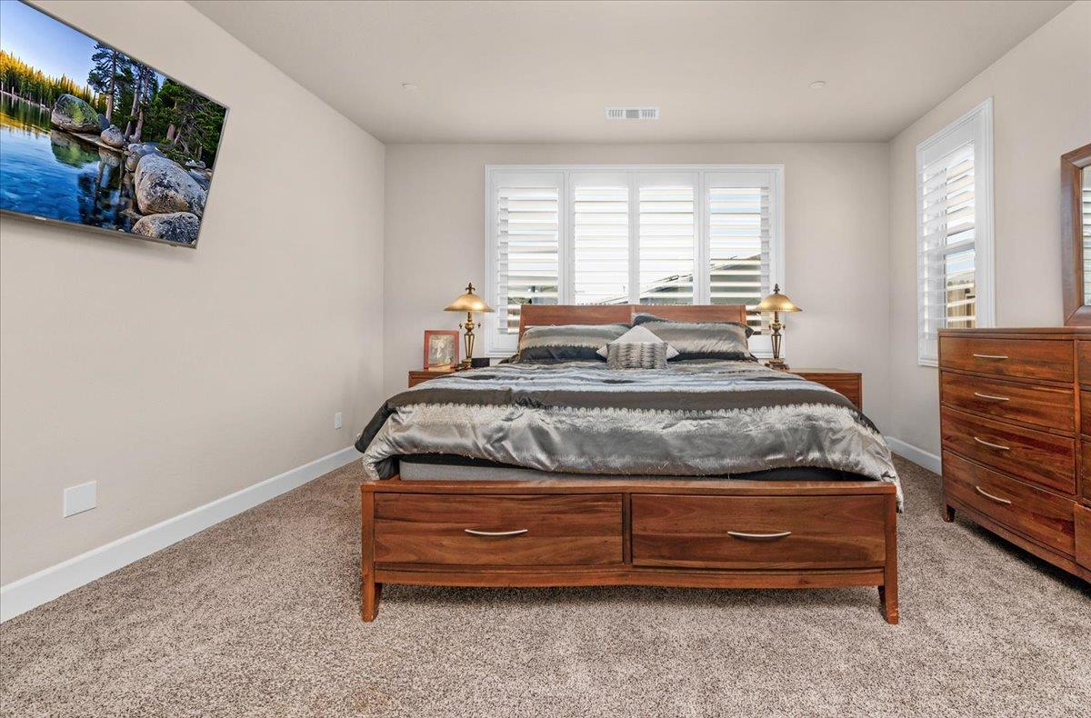 3833 Hannah Ln, Clovis, CA 93619