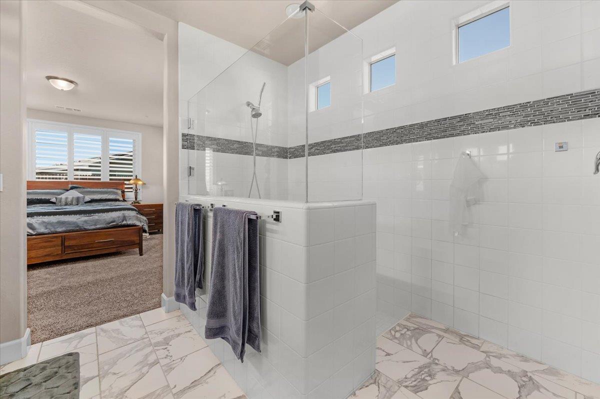 3833 Hannah Ln, Clovis, CA 93619