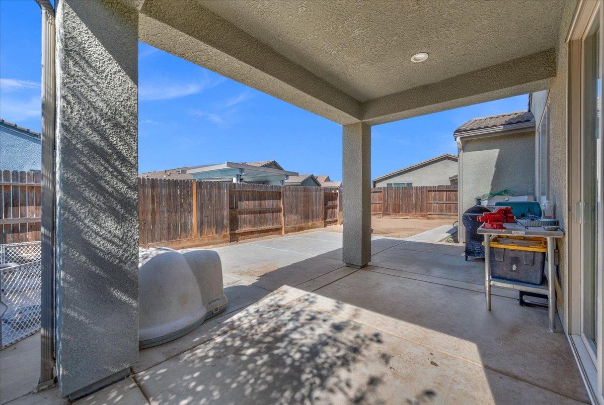 3833 Hannah Ln, Clovis, CA 93619