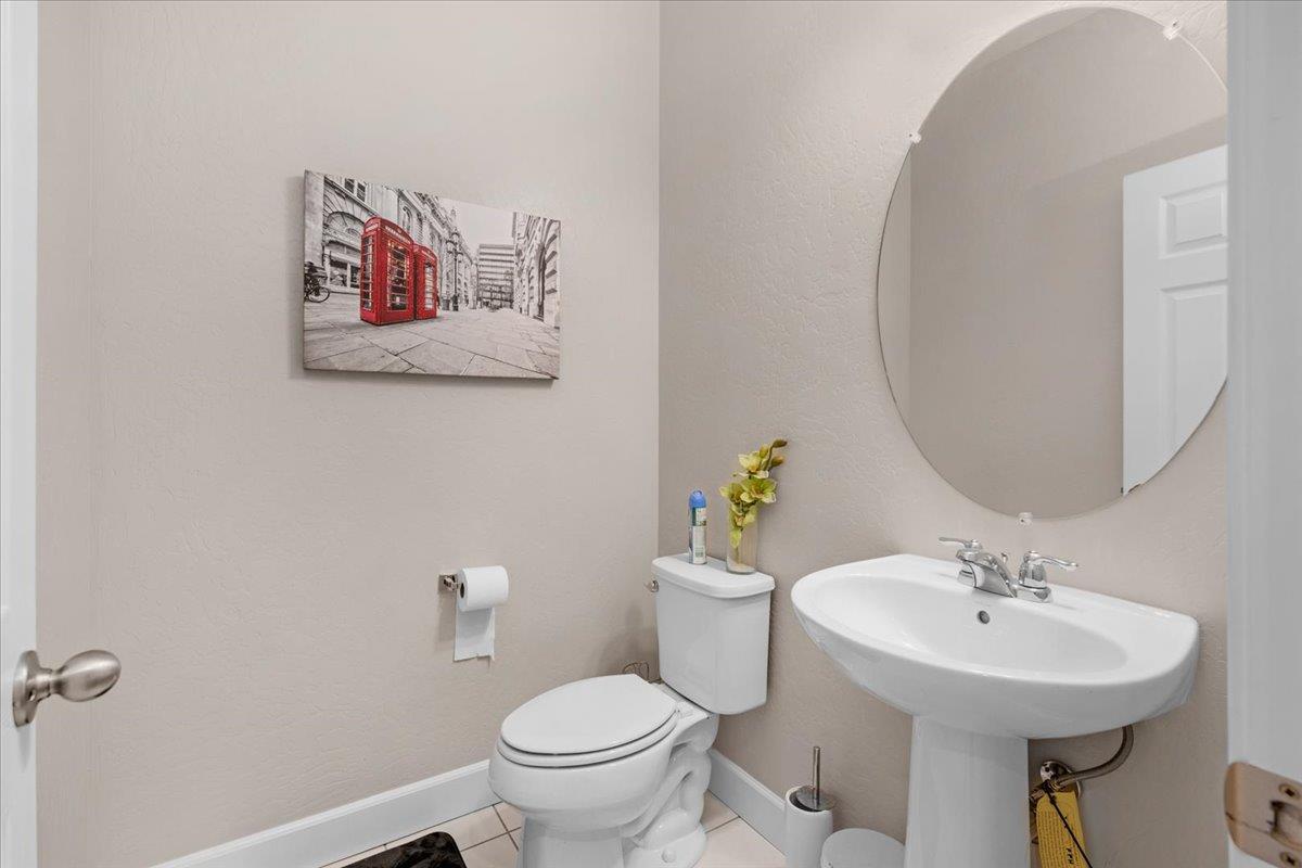 3833 Hannah Ln, Clovis, CA 93619