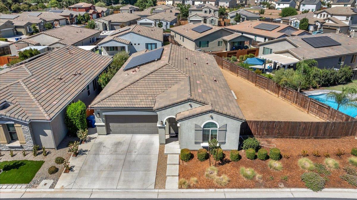 3833 Hannah Ln, Clovis, CA 93619