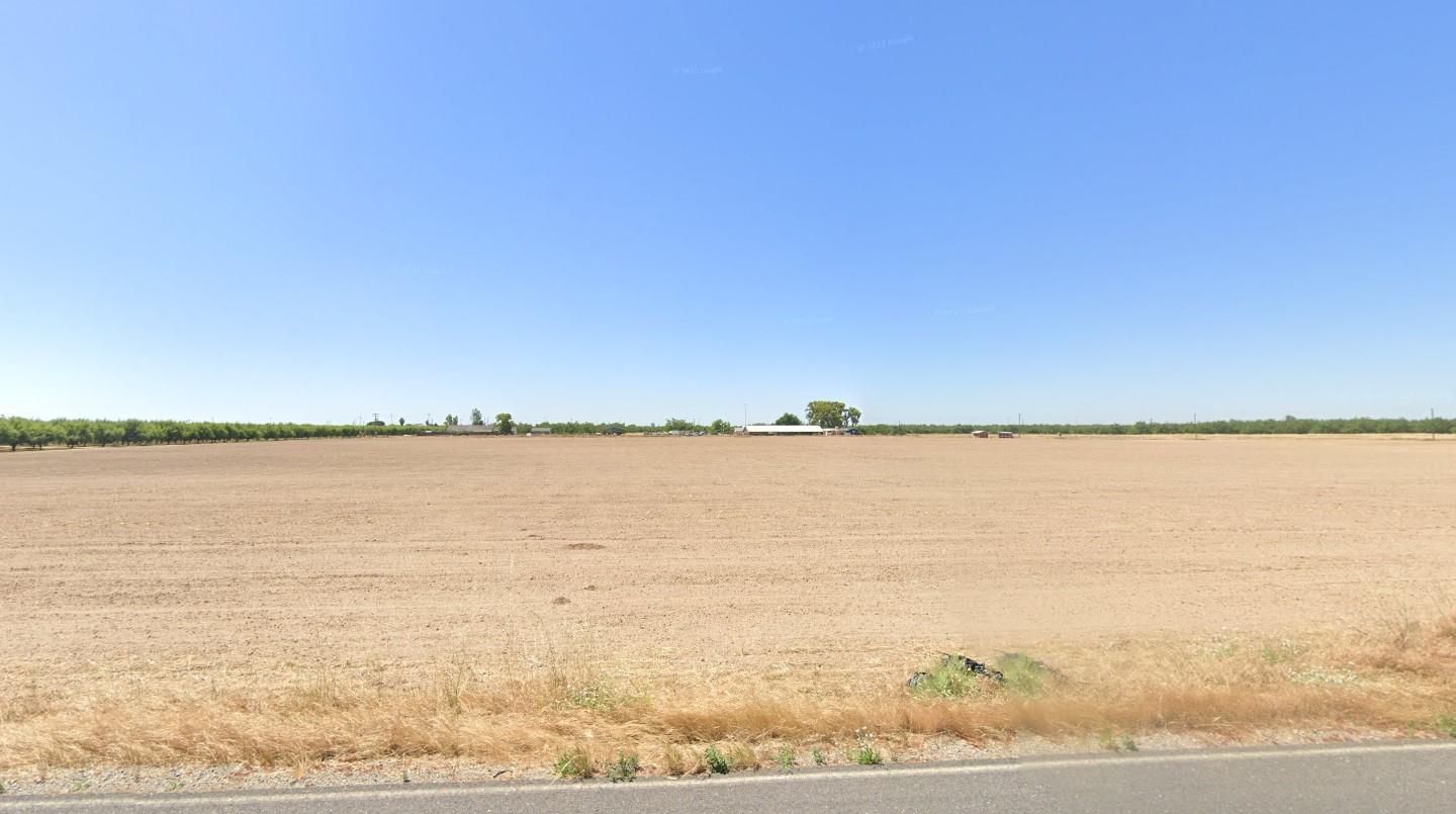 9895 Palm Ave, Winton, CA 95388