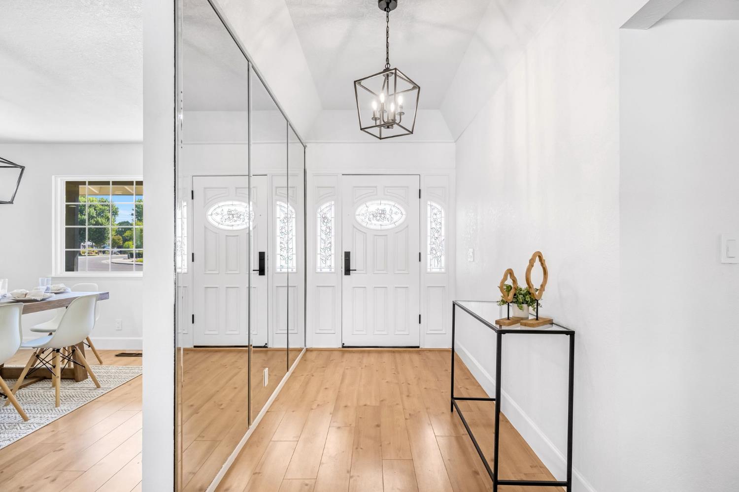 2482 Country Club Ln, Selma, CA 93662