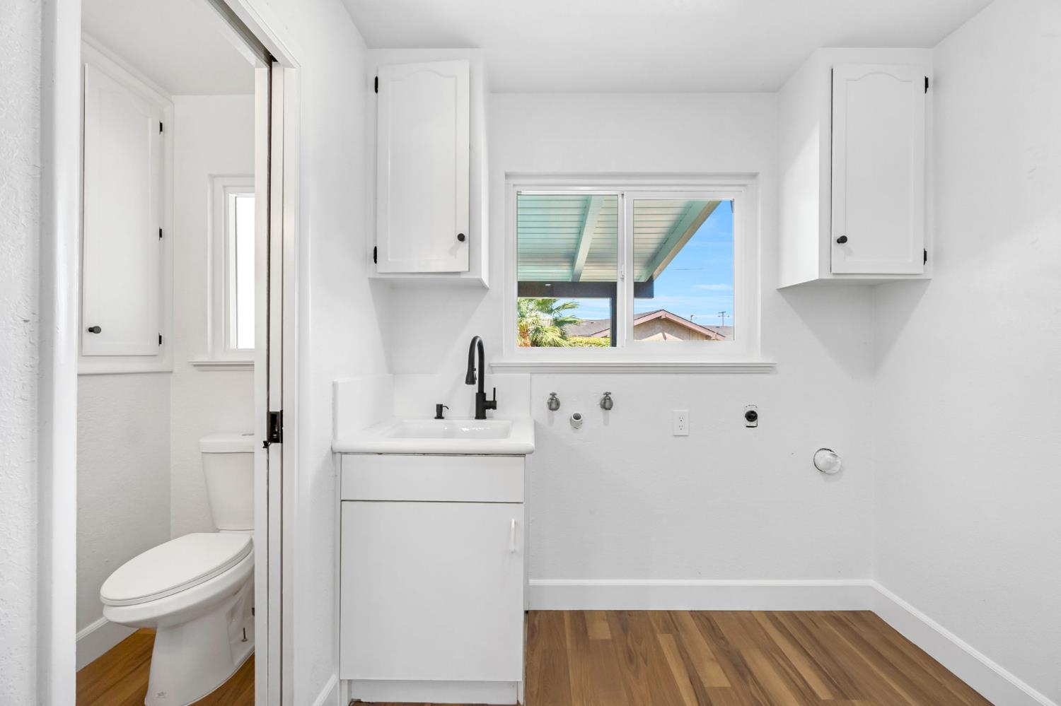 2482 Country Club Ln, Selma, CA 93662