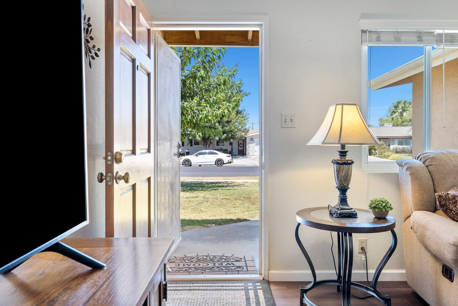 325 E Amber Way, Hanford, CA 93230