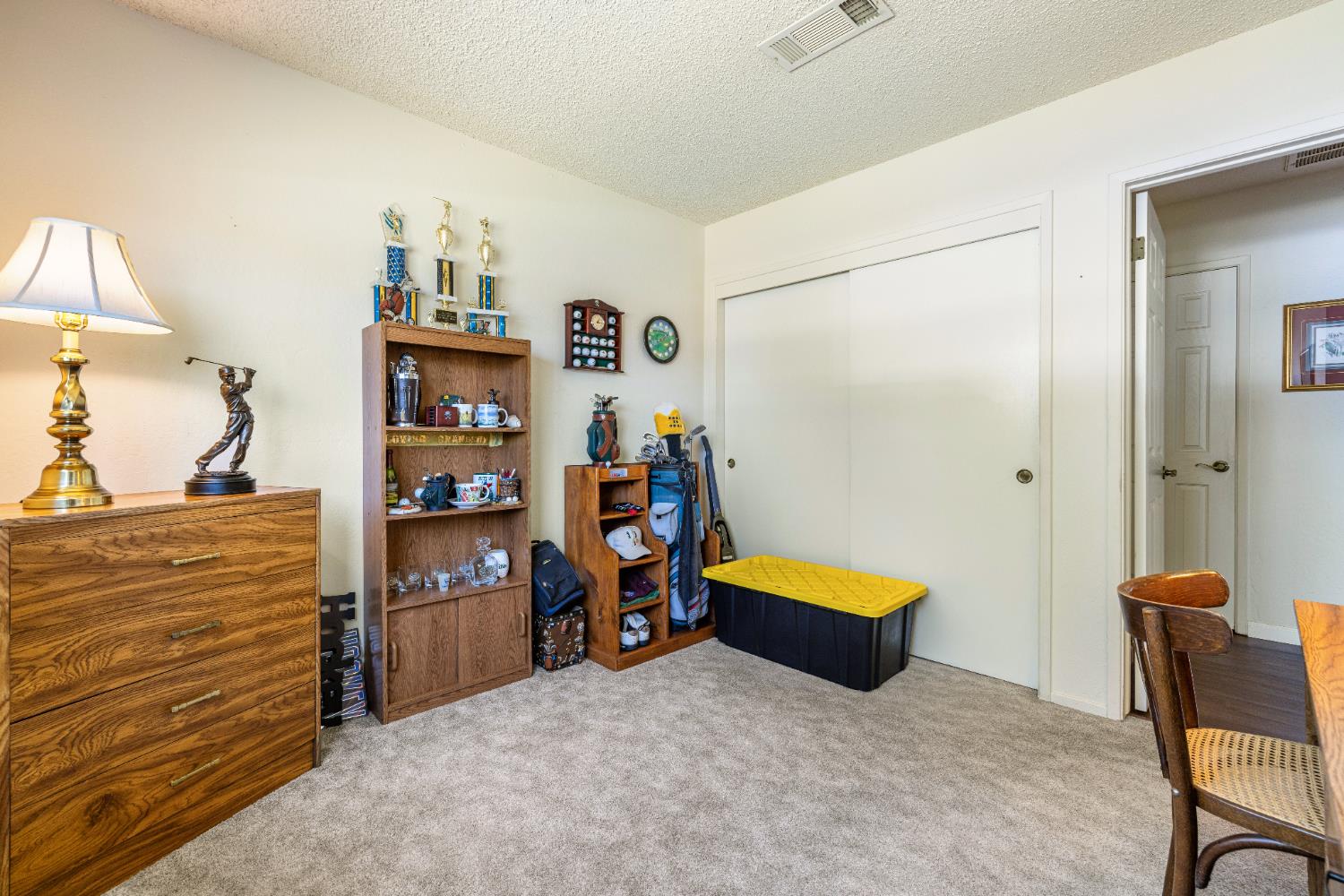 325 E Amber Way, Hanford, CA 93230