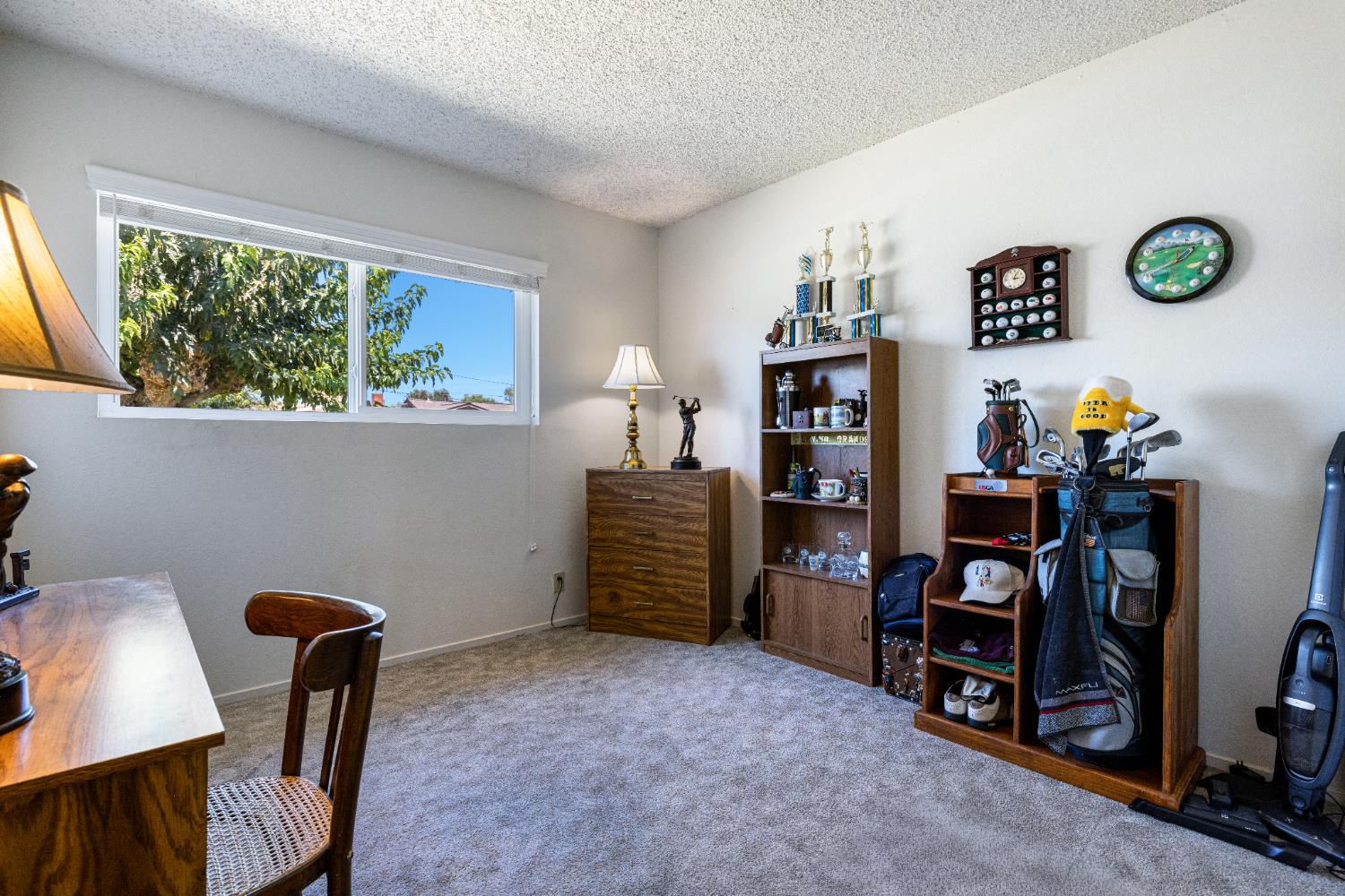 325 E Amber Way, Hanford, CA 93230