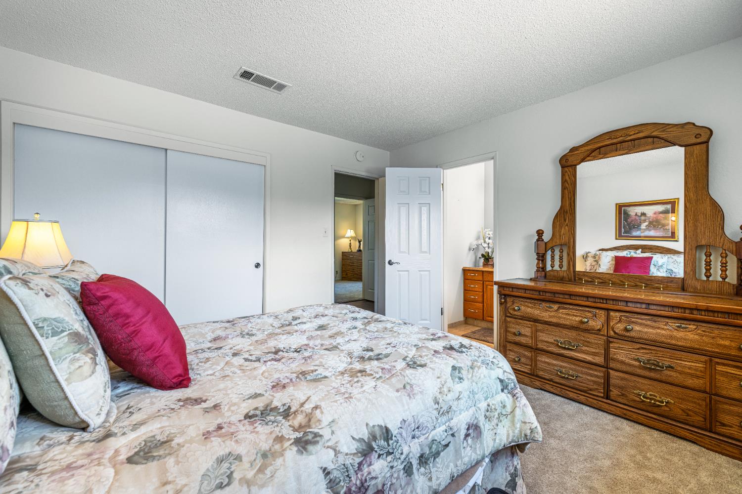 325 E Amber Way, Hanford, CA 93230