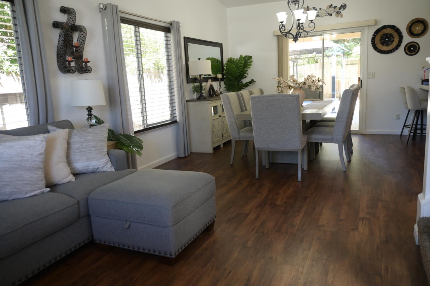 105 Cedar Ct, Chowchilla, CA 93610