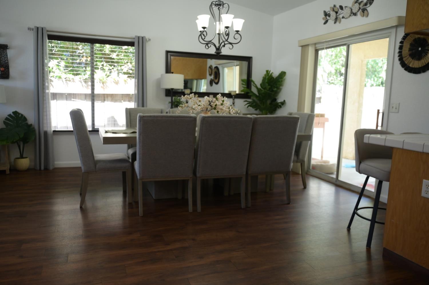 105 Cedar Ct, Chowchilla, CA 93610