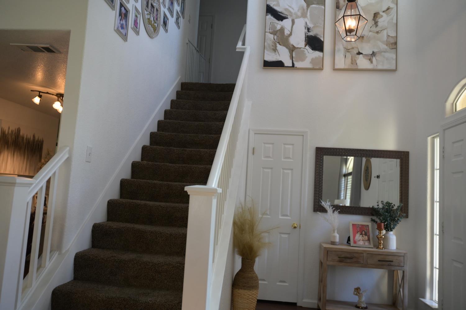 105 Cedar Ct, Chowchilla, CA 93610