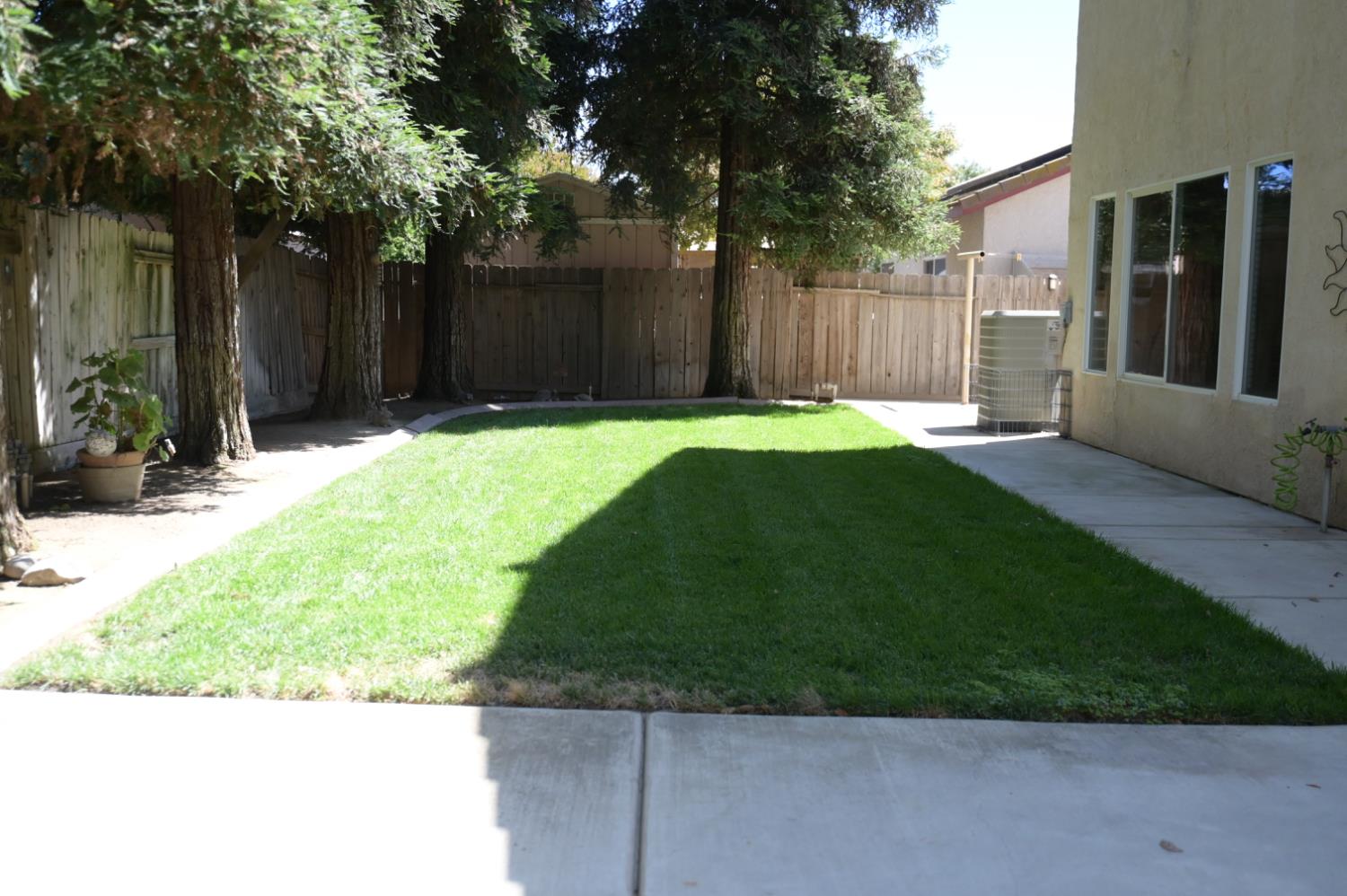 105 Cedar Ct, Chowchilla, CA 93610