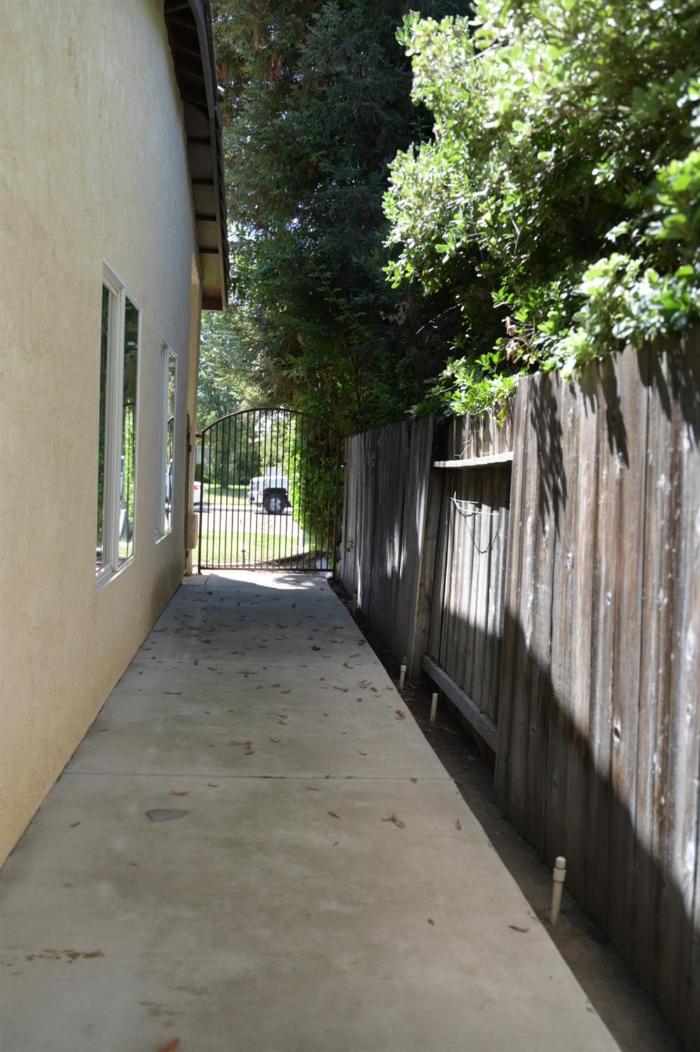 105 Cedar Ct, Chowchilla, CA 93610