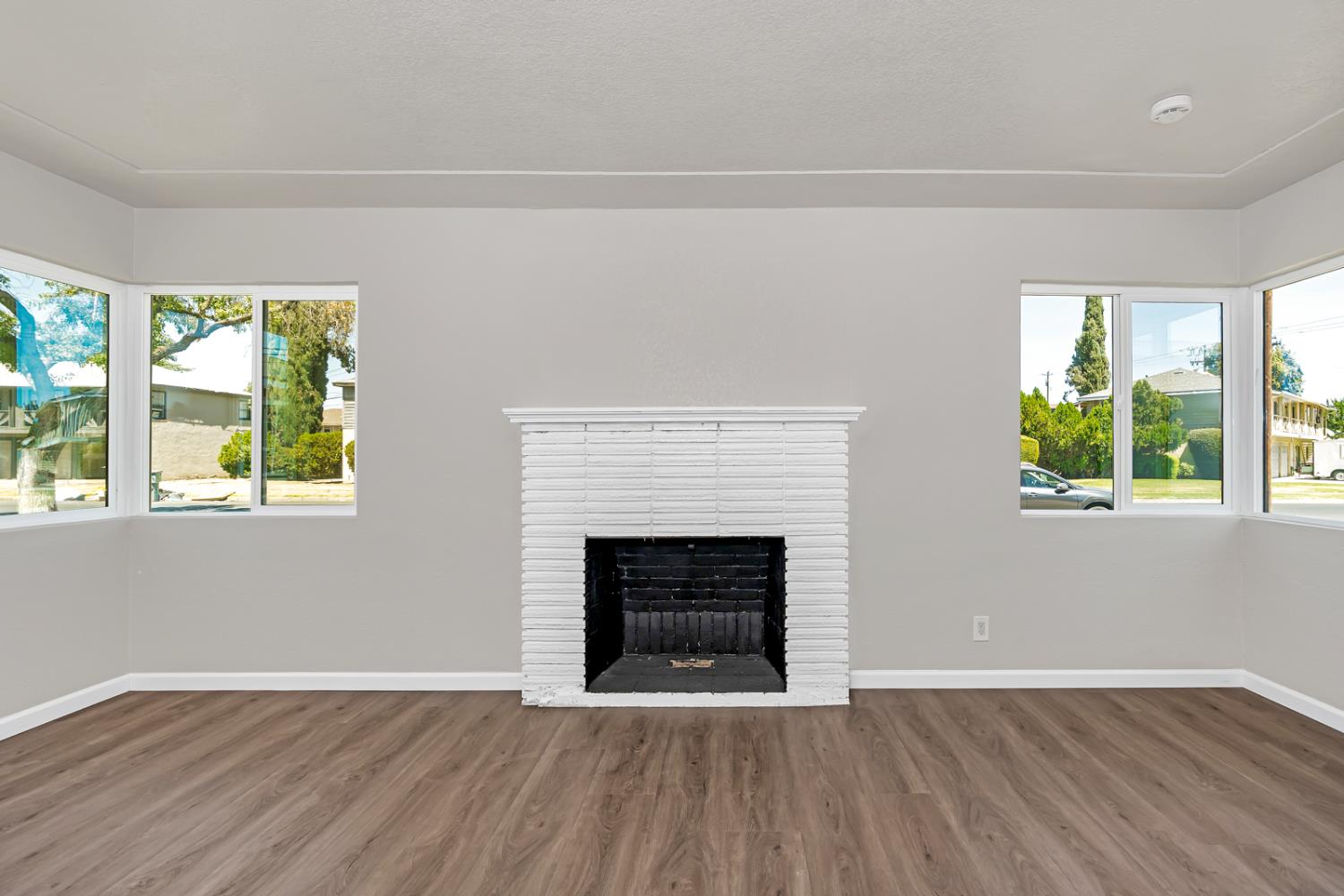 2026 E Simpson, Fresno, CA 93703