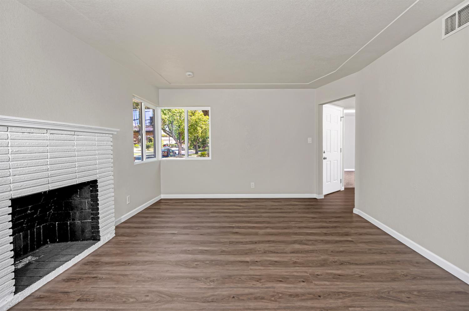 2026 E Simpson, Fresno, CA 93703