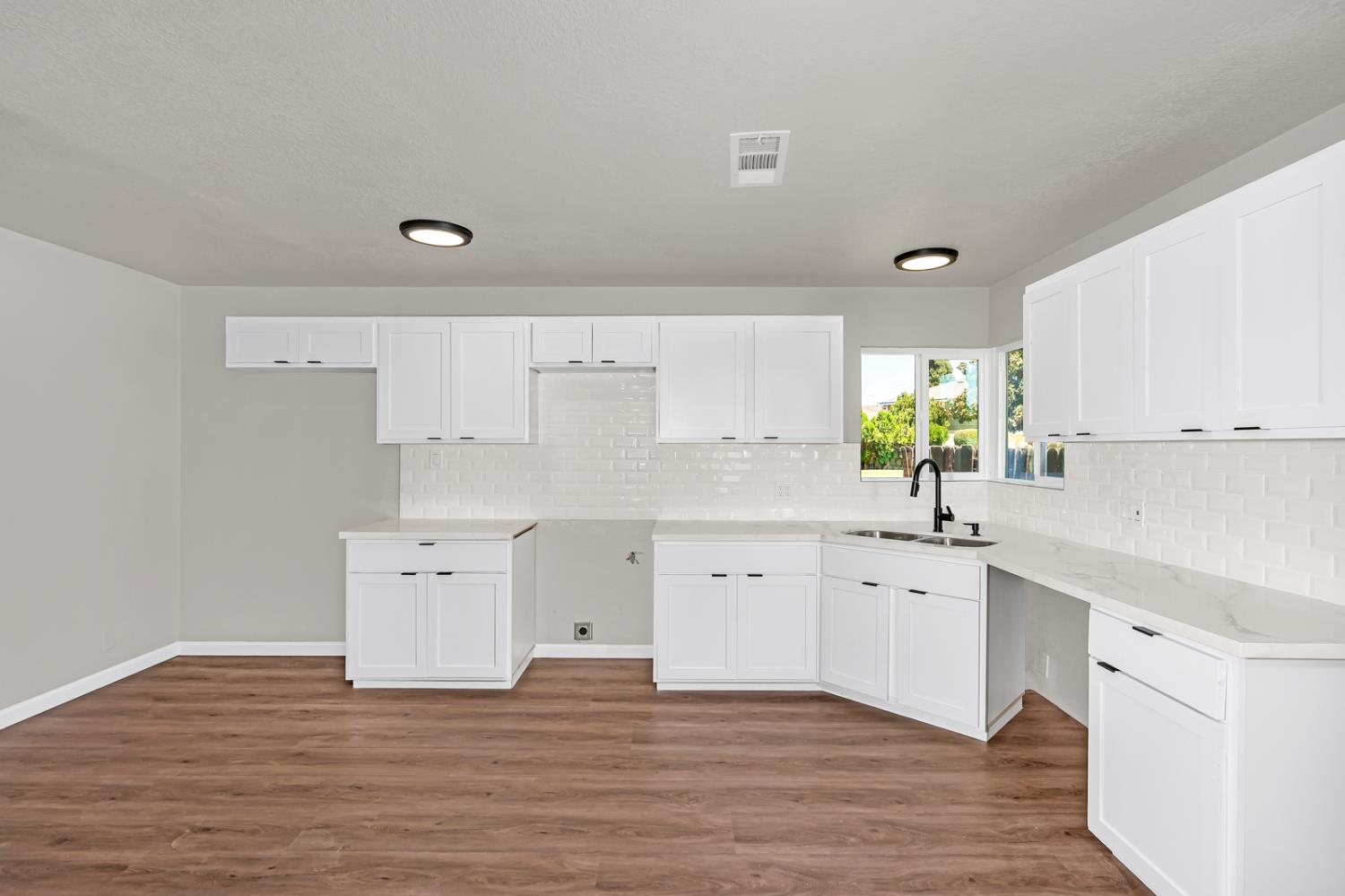 2026 E Simpson, Fresno, CA 93703