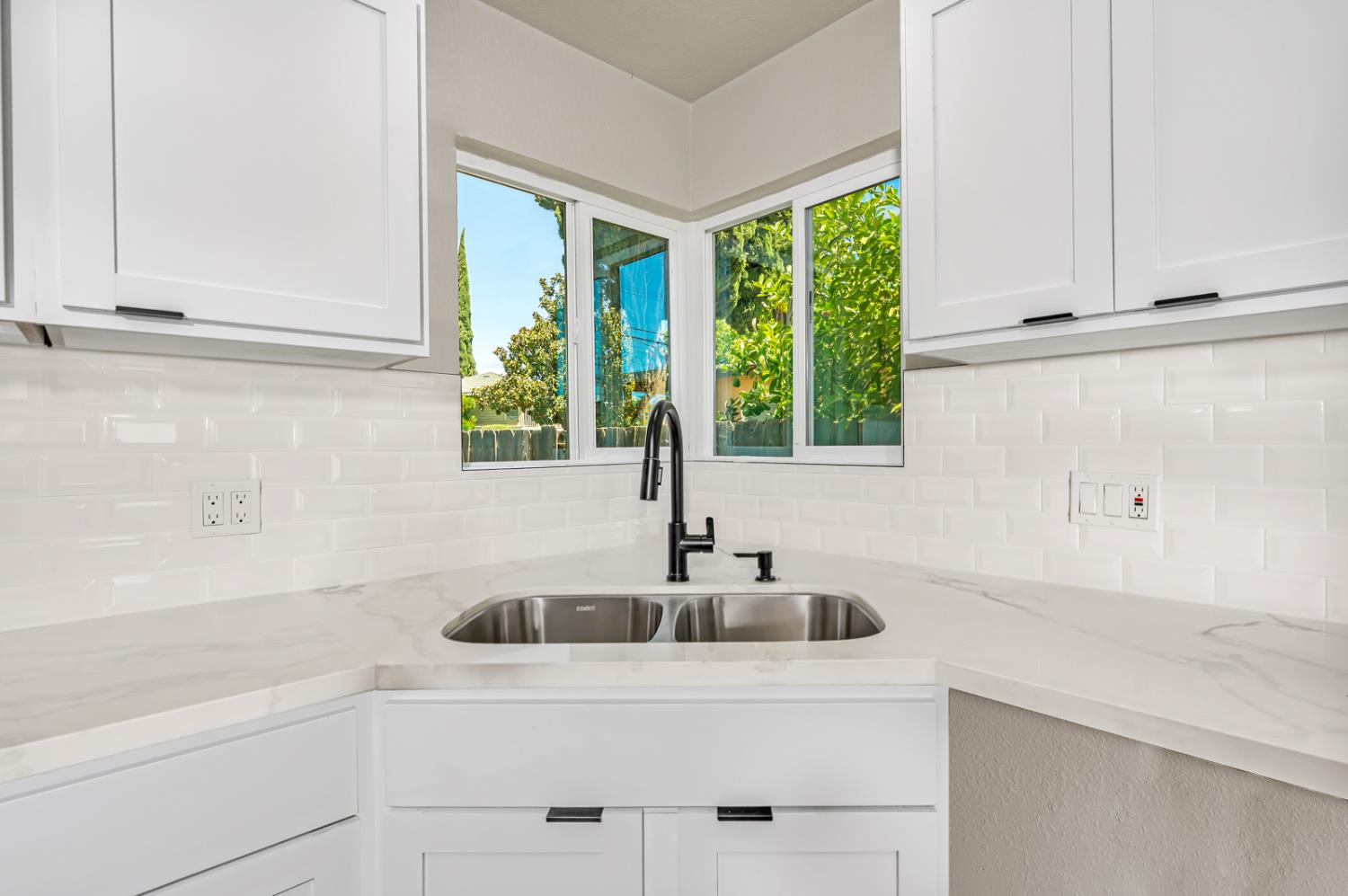 2026 E Simpson, Fresno, CA 93703