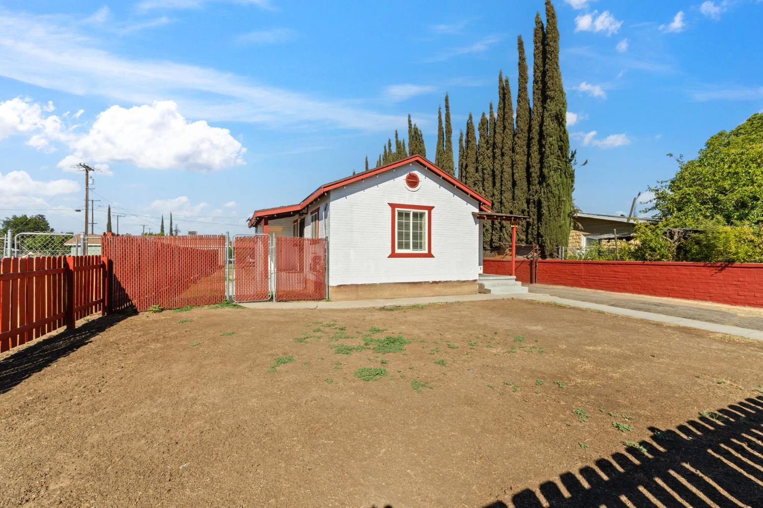 405 S C St, Madera, CA 93638