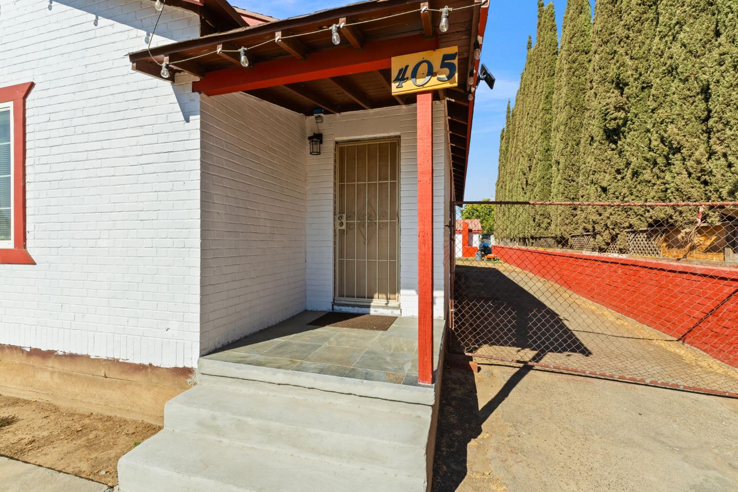 405 S C St, Madera, CA 93638