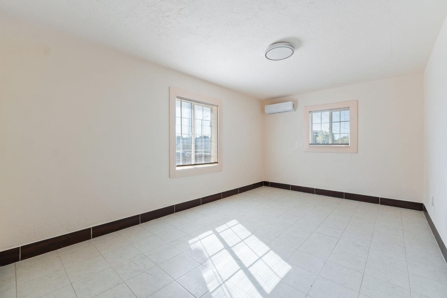 405 S C St, Madera, CA 93638