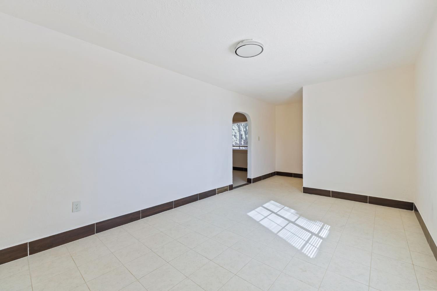 405 S C St, Madera, CA 93638