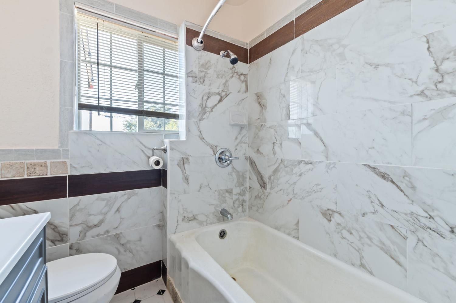 405 S C St, Madera, CA 93638