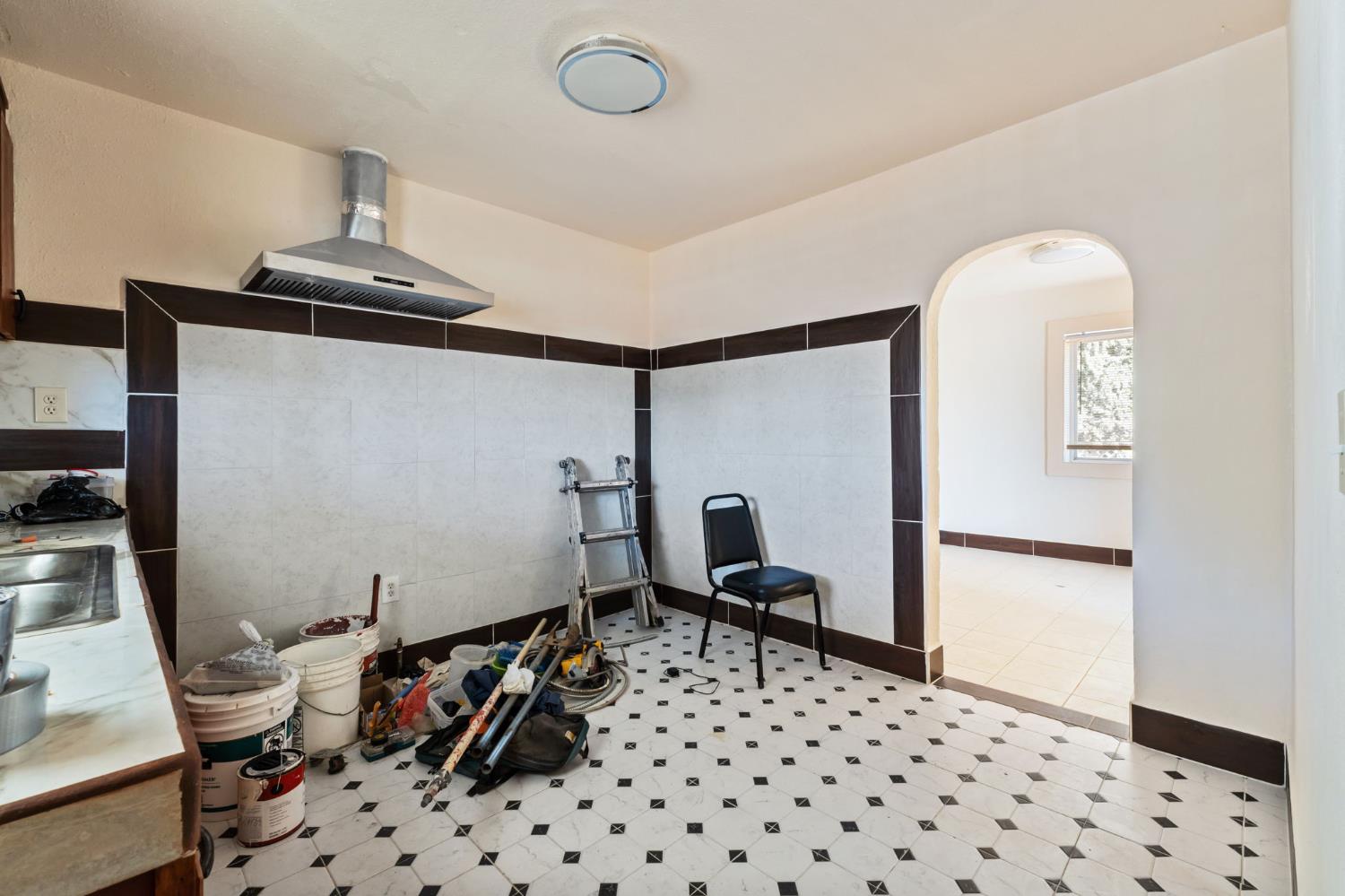 405 S C St, Madera, CA 93638