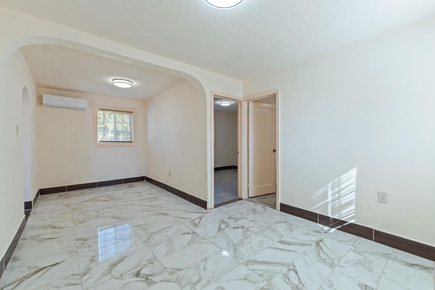 405 S C St, Madera, CA 93638