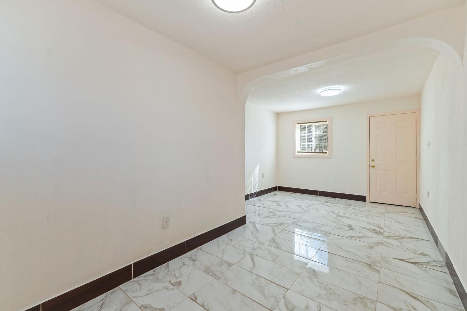 405 S C St, Madera, CA 93638