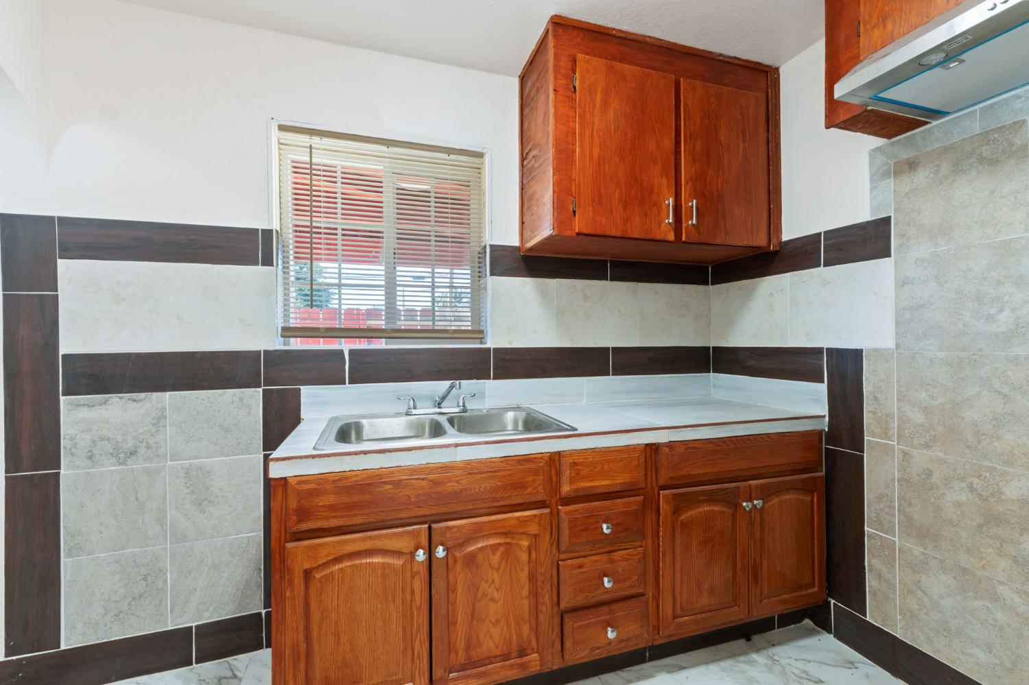 405 S C St, Madera, CA 93638