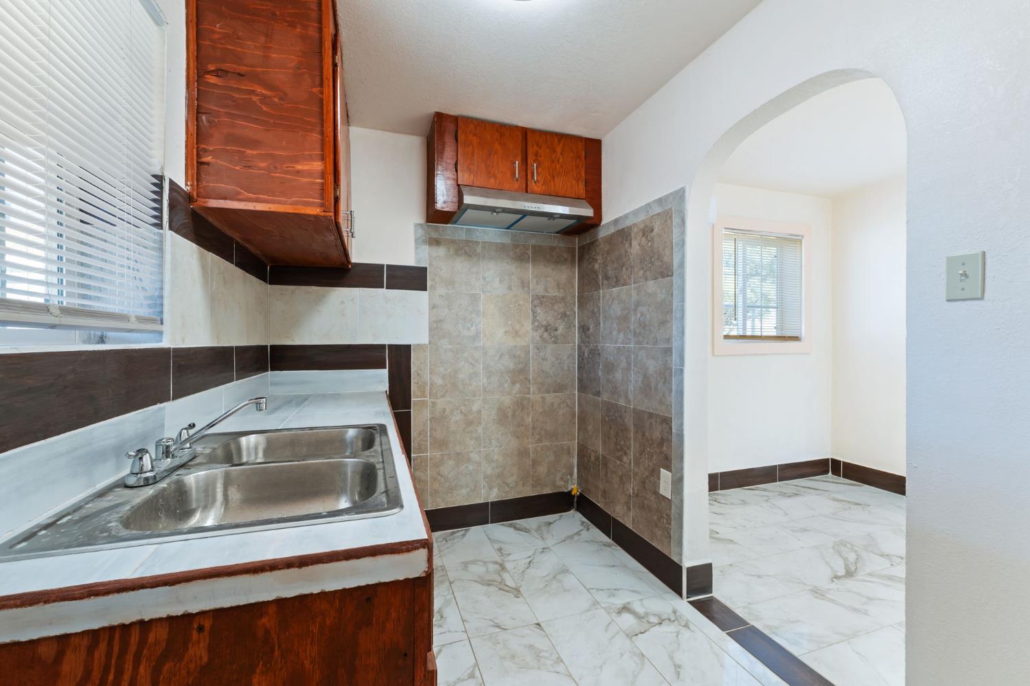 405 S C St, Madera, CA 93638