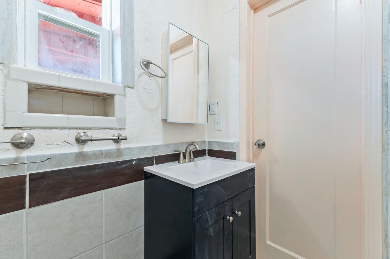 405 S C St, Madera, CA 93638