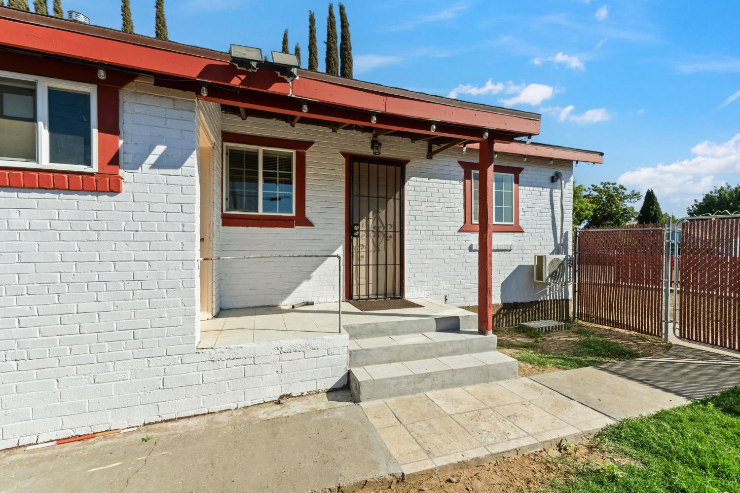 405 S C St, Madera, CA 93638