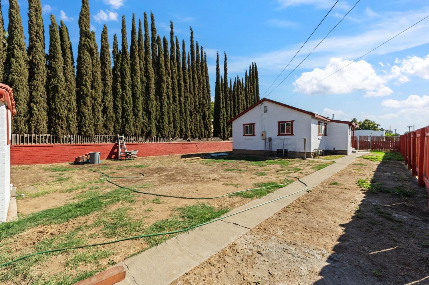 405 S C St, Madera, CA 93638