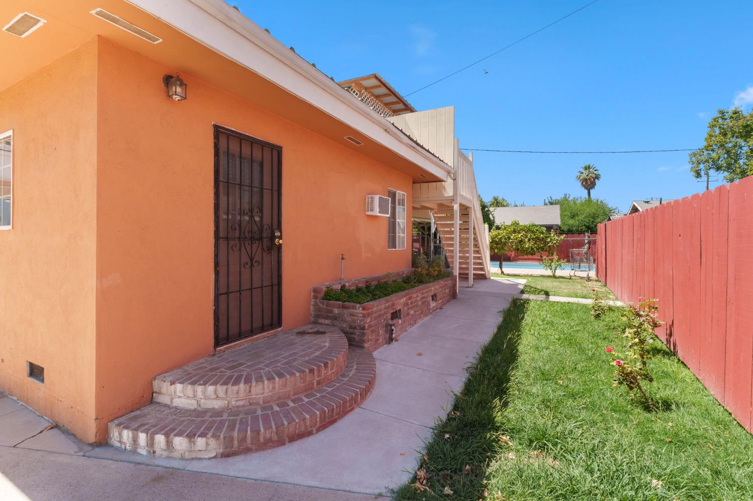 209 N C St, Madera, CA 93638