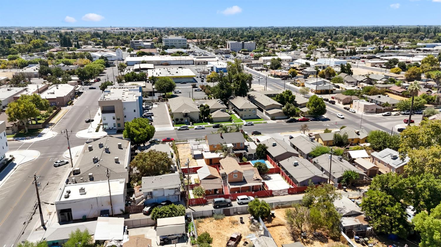 209 N C St, Madera, CA 93638