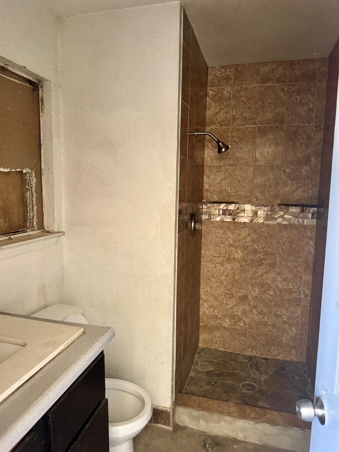 1620 N D St, Madera, CA 93638