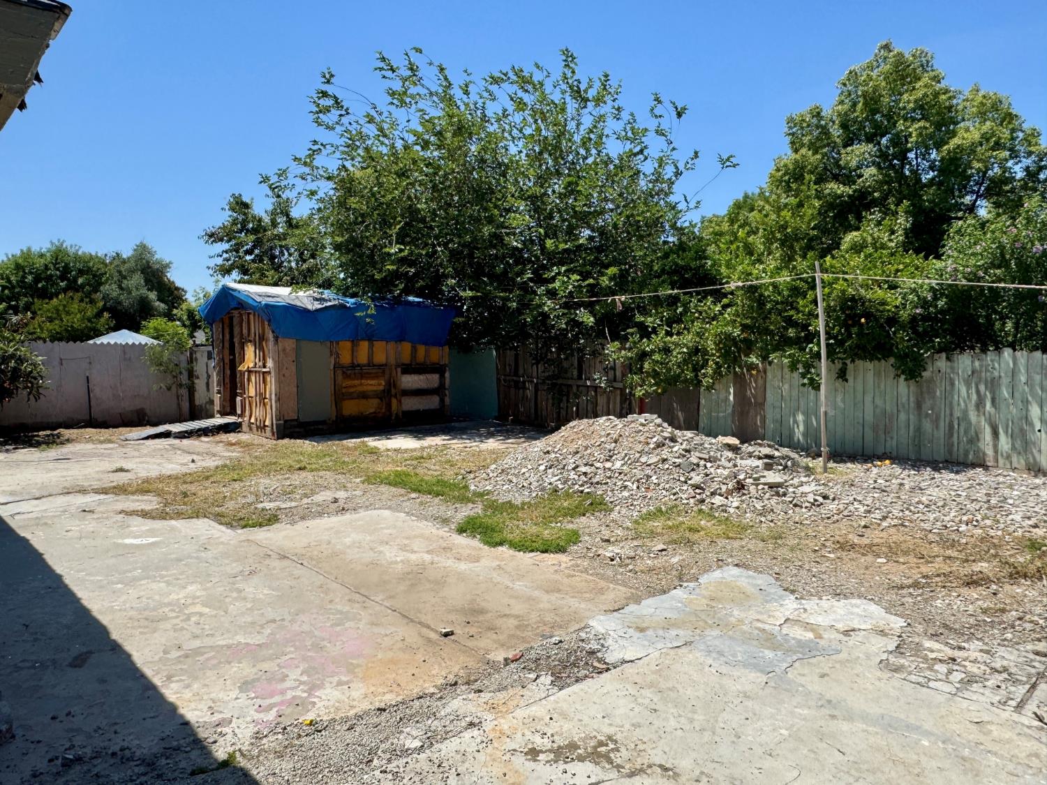 1620 N D St, Madera, CA 93638