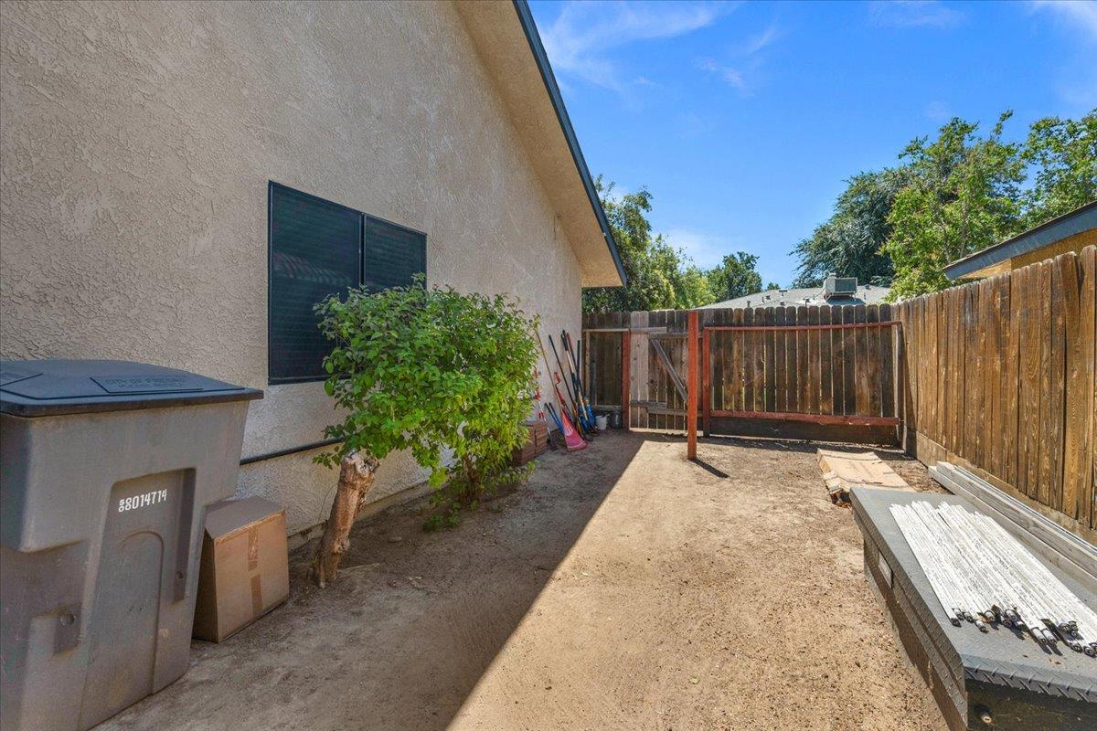 5846 E Grant Ave, Fresno, CA 93727