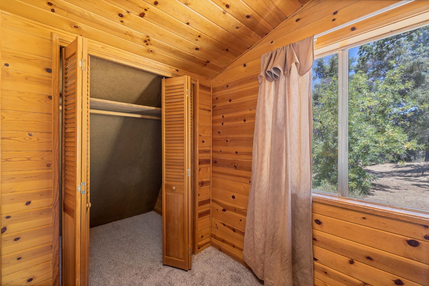 3981 Snow Creek Rd, Mariposa, CA 95338