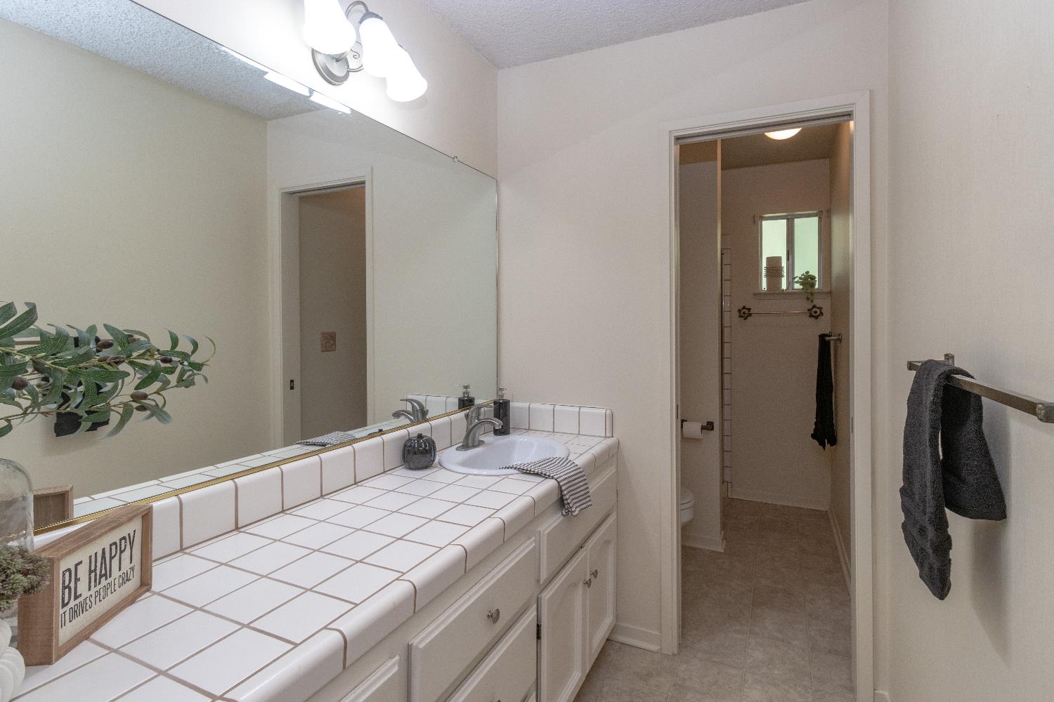 1709 W Calimyrna Ave #9A, Fresno, CA 93711