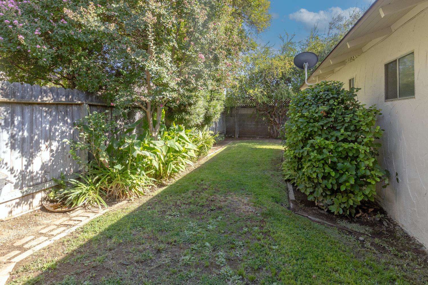 1709 W Calimyrna Ave #9A, Fresno, CA 93711