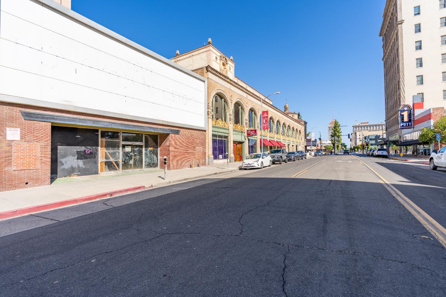 1440 Fulton St, Fresno, CA 93721