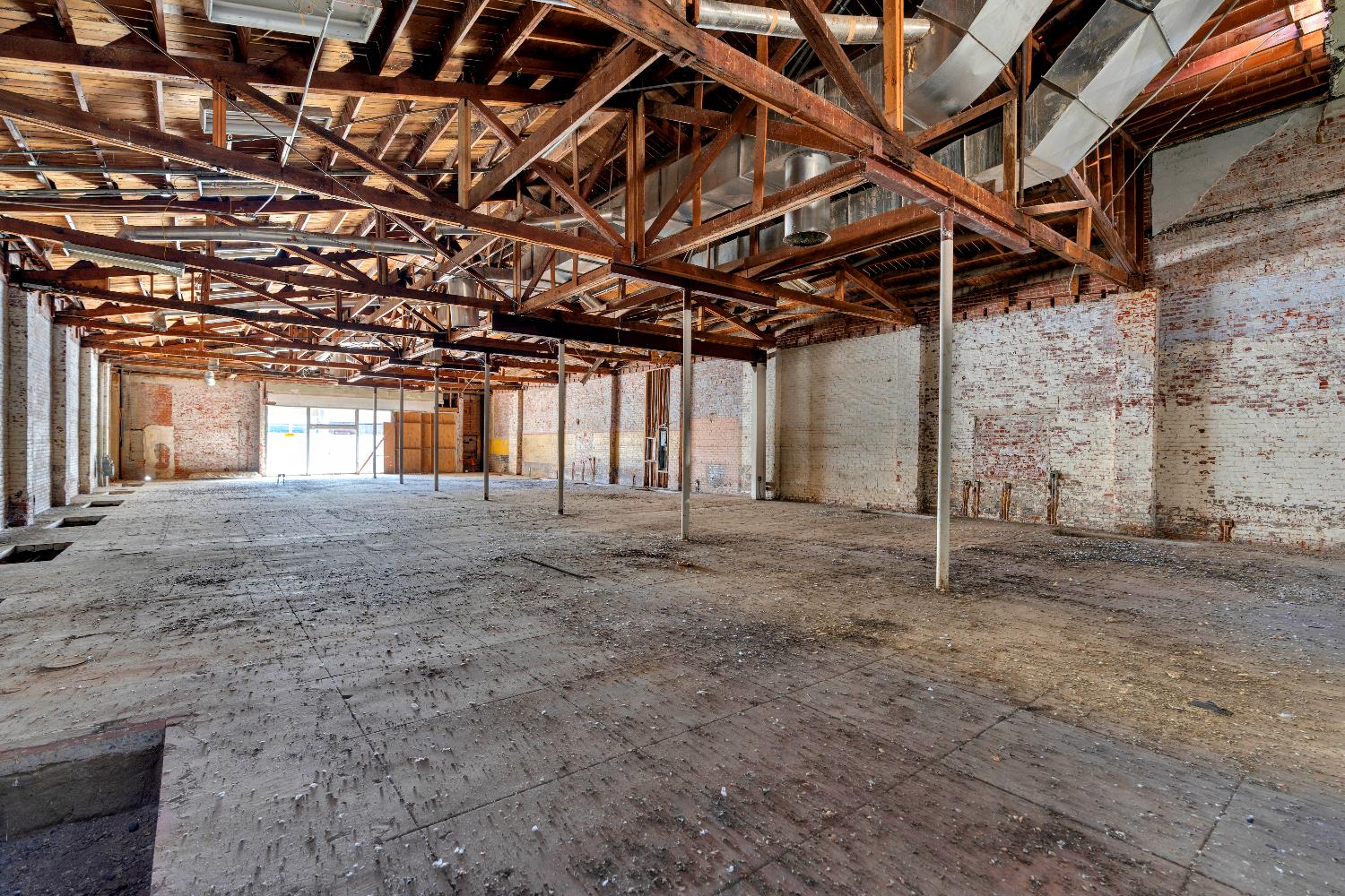 1440 Fulton St, Fresno, CA 93721