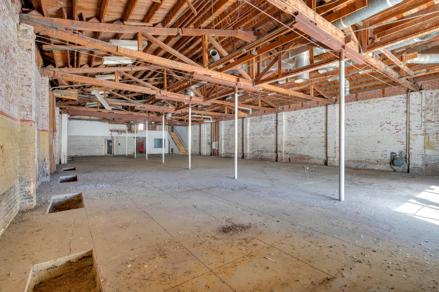 1440 Fulton St, Fresno, CA 93721