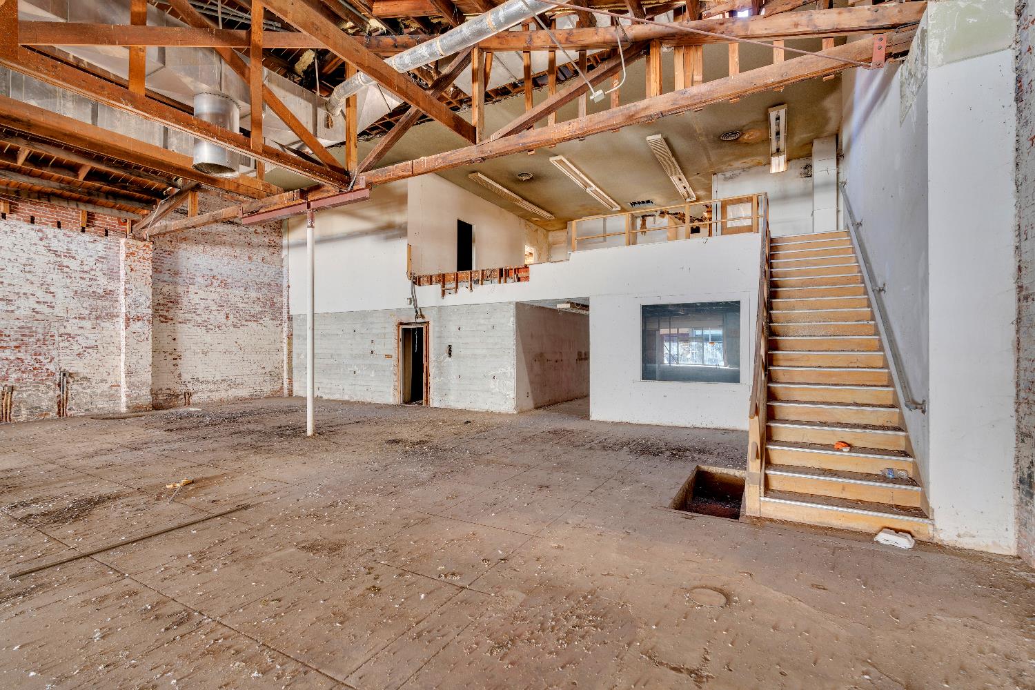 1440 Fulton St, Fresno, CA 93721