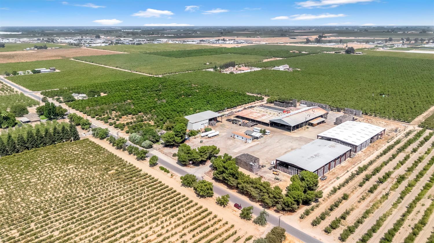 6658 S Peach Ave, Fresno, CA 93725