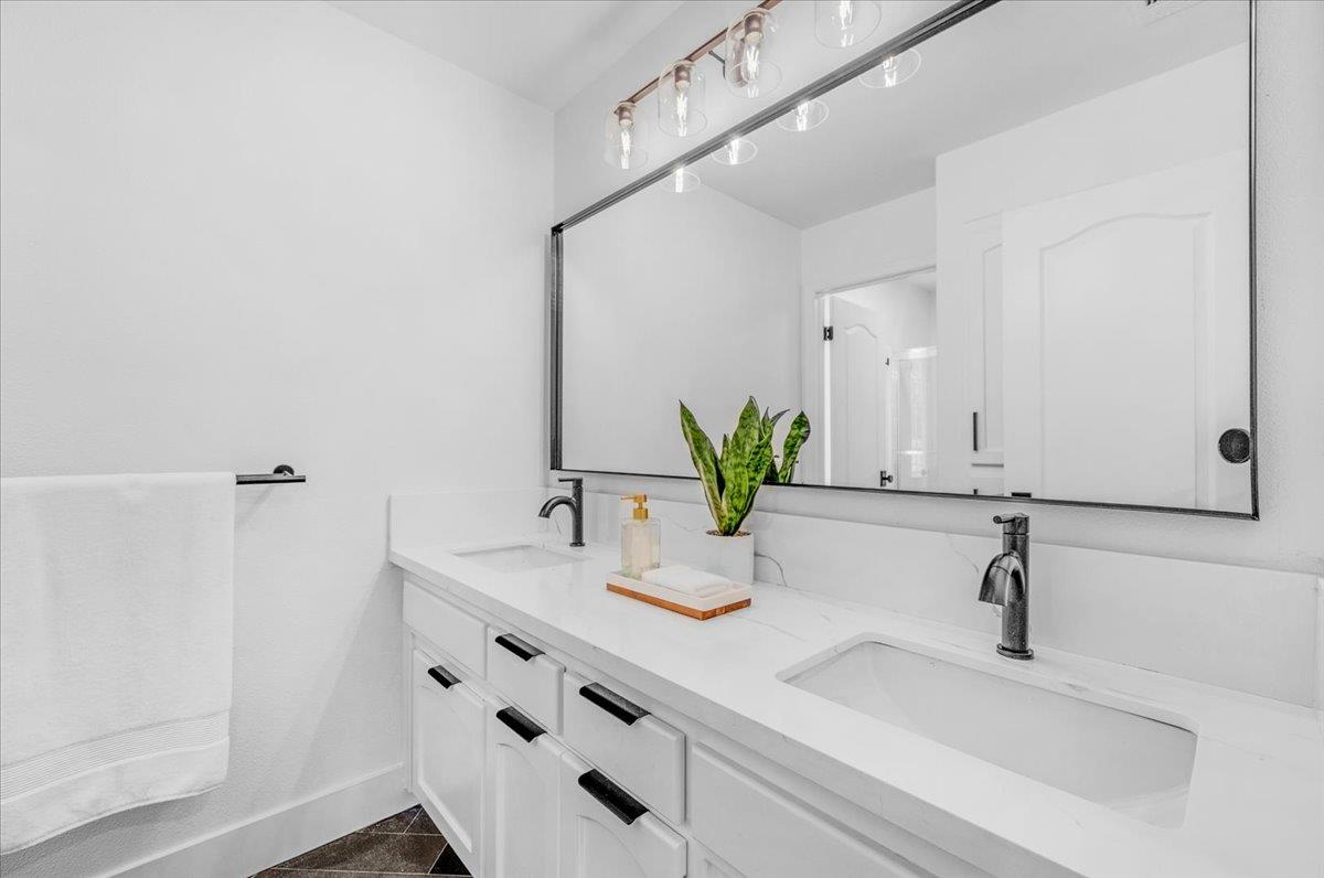 10152 N Meridian Ave, Fresno, CA 93730