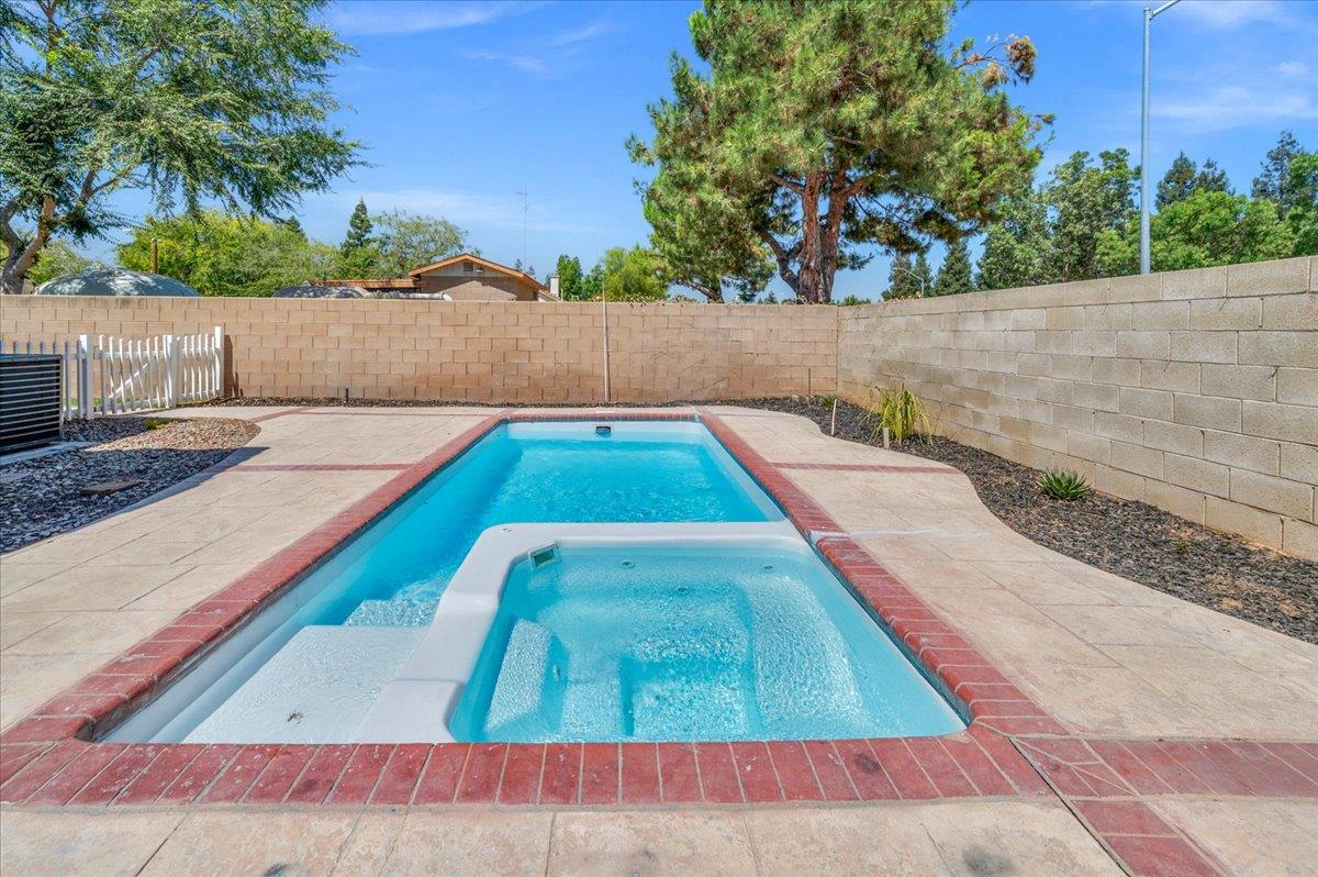 10152 N Meridian Ave, Fresno, CA 93730